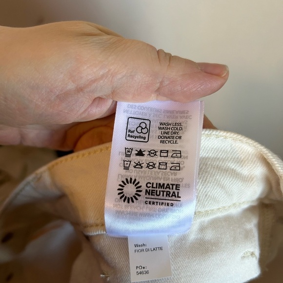 NWT Reformation Wilder High Rise Relaxed Jean Shorts - Picture 9 of 10